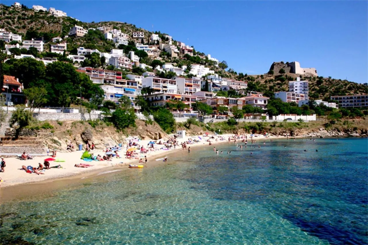 Far Bay Apartment Roses Spain