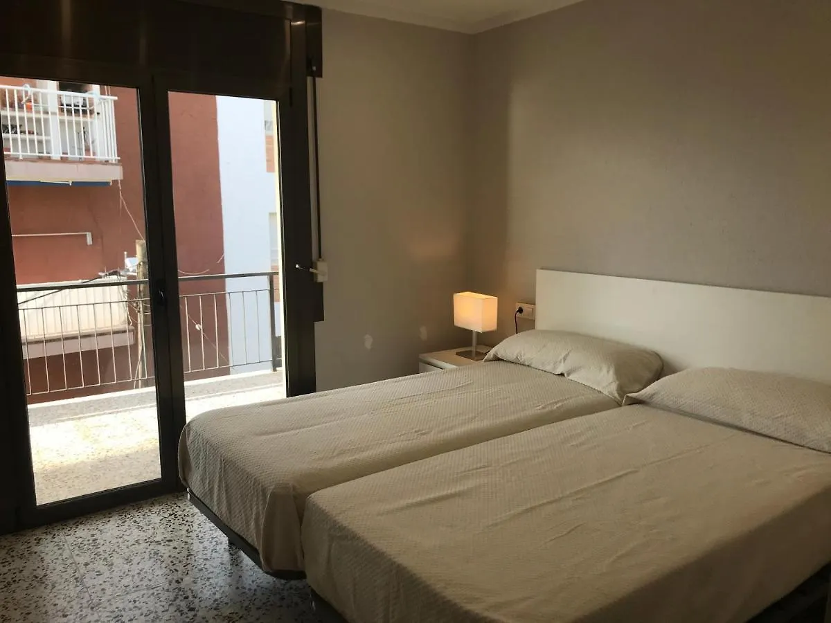 Far Bay Apartman Roses 0*,